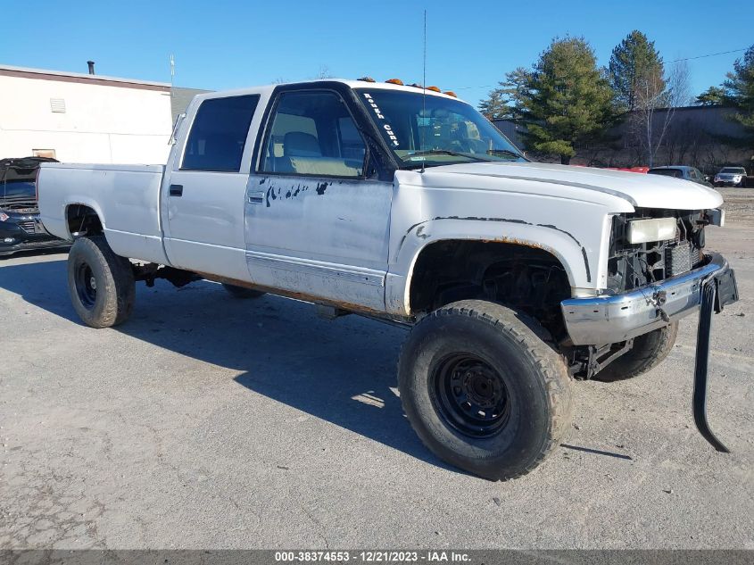 CHEVROLET C/K 3500 2000. Lot# 38374553. VIN 1GCHK33R7YF496142. Photo 1